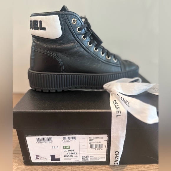 Chanel lace up boots 21k - Picture 8 of 10